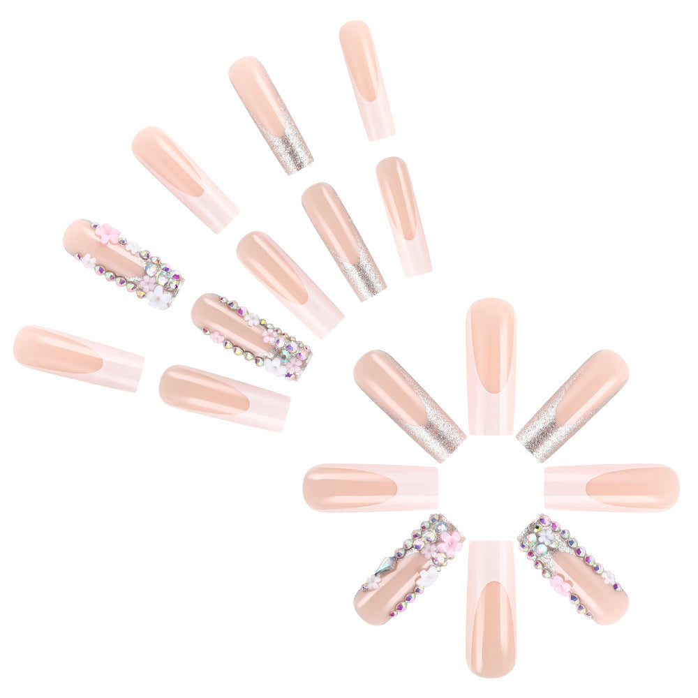 Künstlerisches Press-On Nagelkunst Set mit floralen Akzenten Karnz