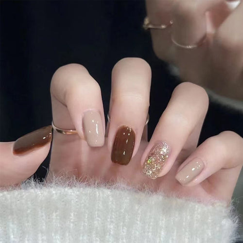 Glänzendes dekoratives Press-On-Nagelset Karnz