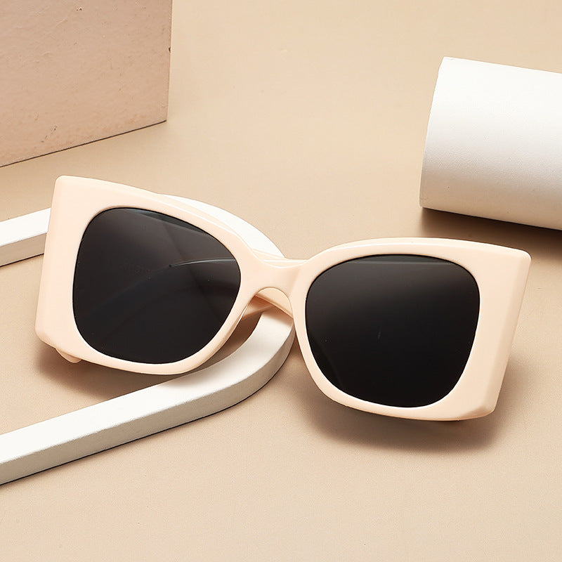 Damen modische oversized Sonnenbrille mit glamourösem Design Karnz