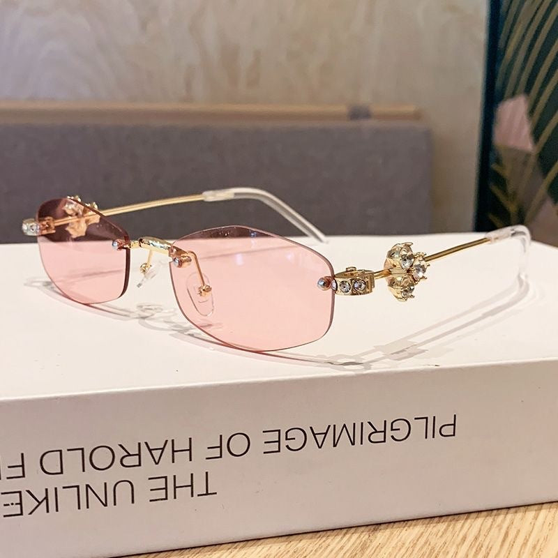 Modische Sonnenbrille mit Luxuriösen Goldenen Akzenten Karnz