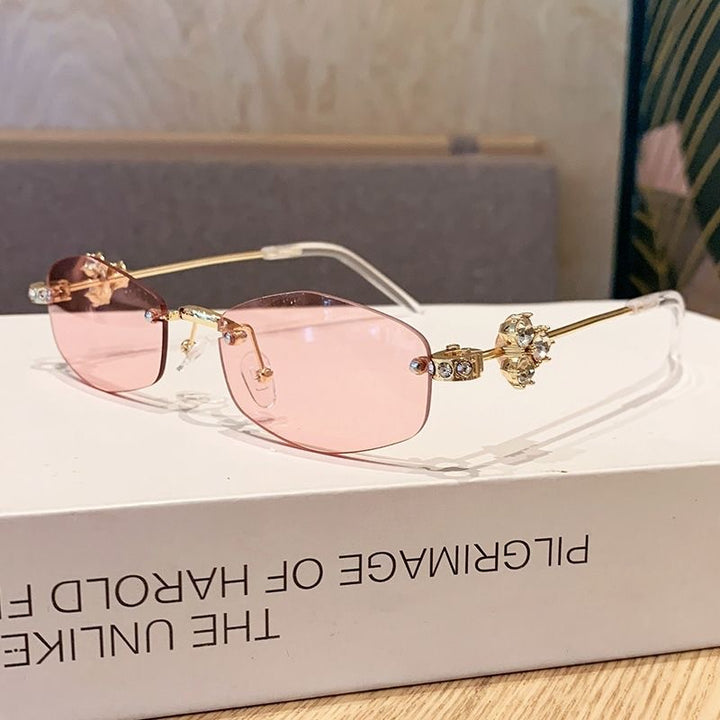 Modische Sonnenbrille mit Luxuriösen Goldenen Akzenten Karnz