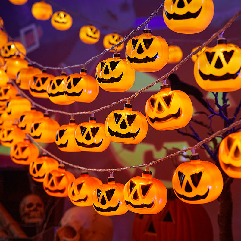 Dekorative Halloween Lichterkette mit Kürbis-Motiven Karnz