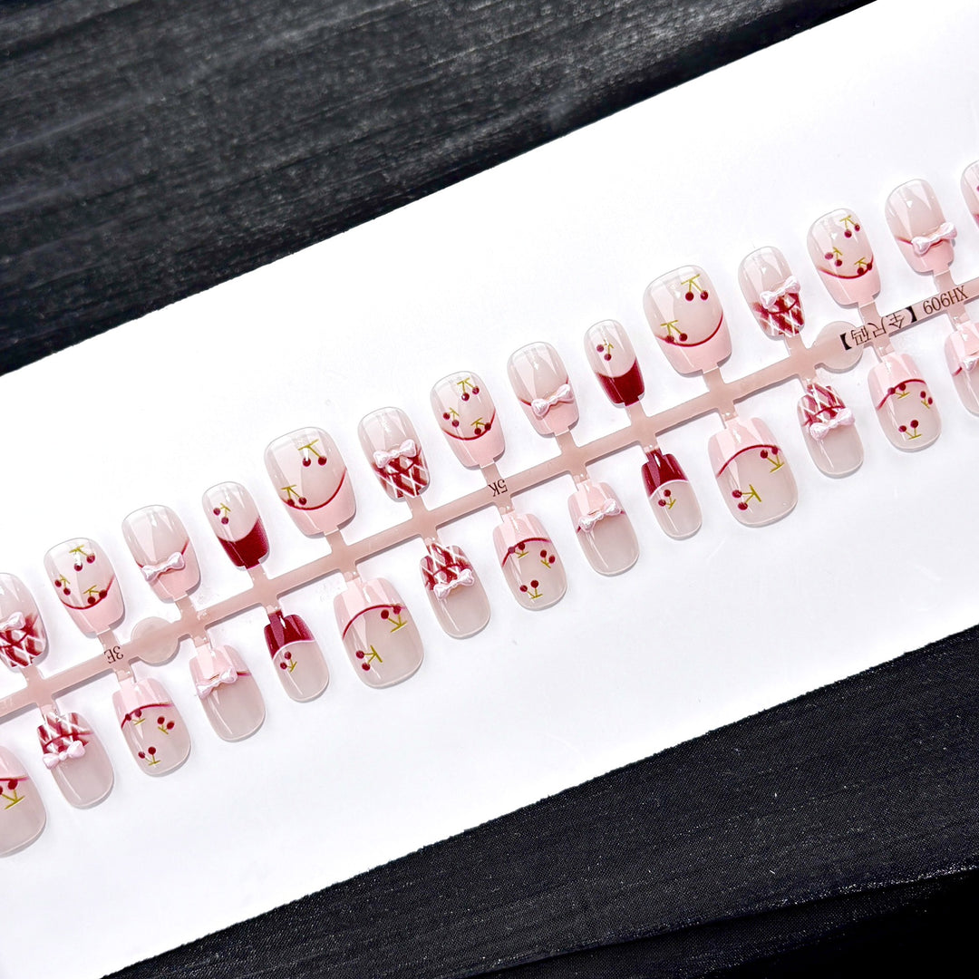 Elegante Polka Dot und Spitzen Press-On Nagel Set