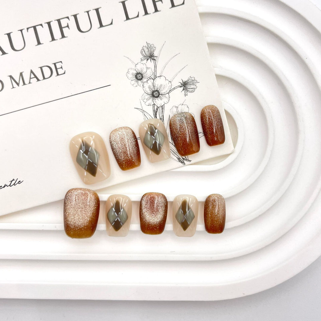 Designer Press-On-Nagelset mit 3D-Verzierungen