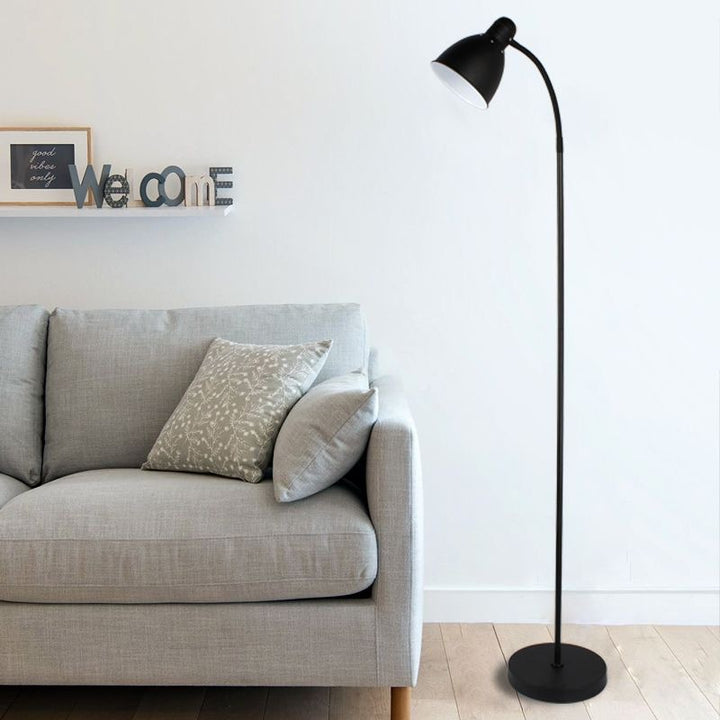Moderne gewölbte Stehlampe mit verstellbarem Schirm