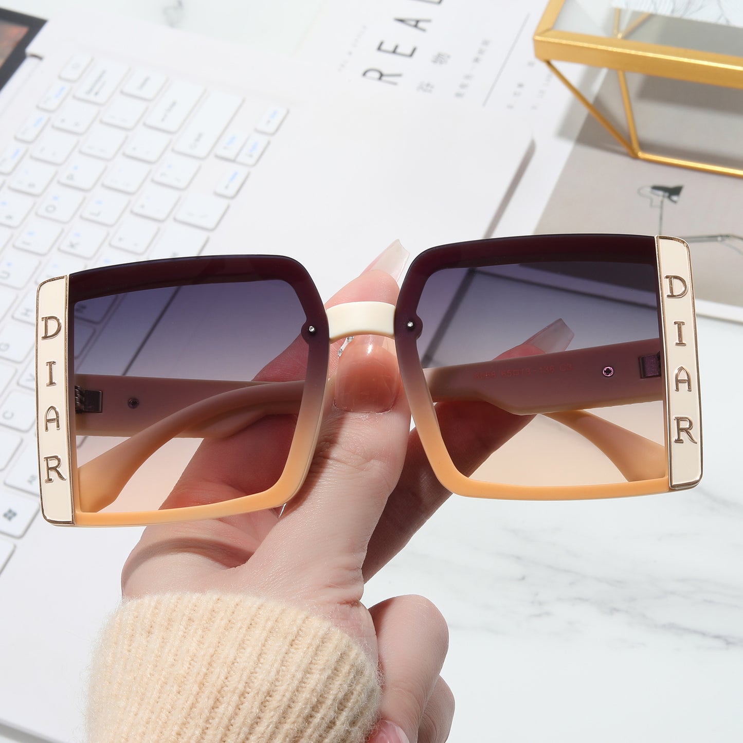 Damen Sonnenbrille im modernen quadratischen Design Karnz