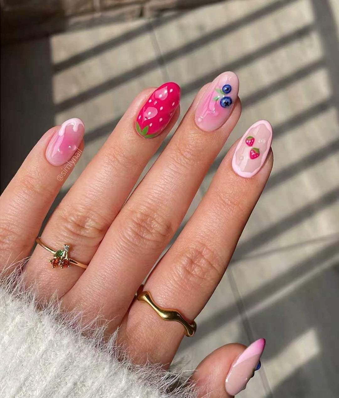 Künstlerische von Früchten inspirierte Nagelkunst Karnz