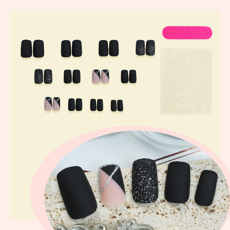 Matte Finish Press-On Nail Set mit glamourösem Schwarz und funkelnden Designs Karnz