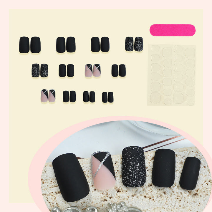 Matte Finish Press-On Nail Set mit glamourösem Schwarz und funkelnden Designs Karnz