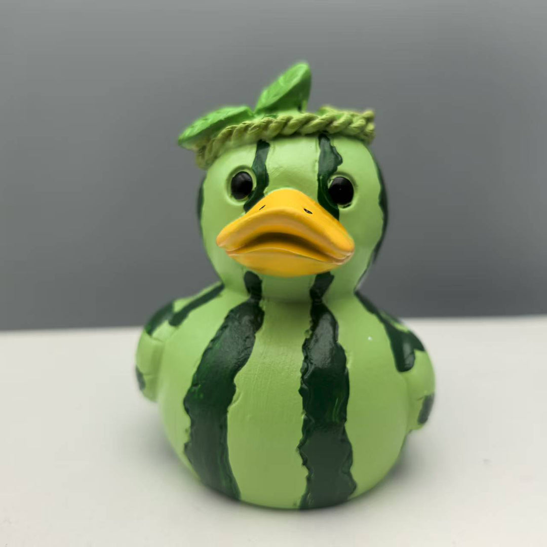 Lustige Gummiente mit Erdbeermotiv Karnz