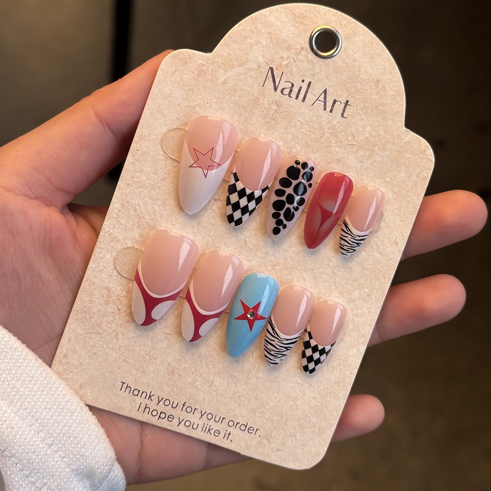 Künstlerisches Press-On Nail Set Karnz