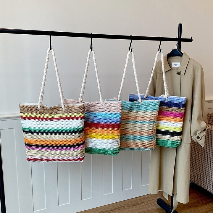 Lässige handgewebte Strohtasche