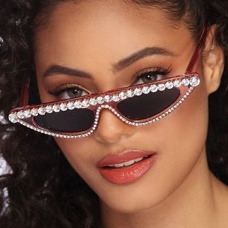 Damen Designer-Sonnenbrille im stilvollen Cat-Eye-Design mit glitzerndem Rahmen Karnz