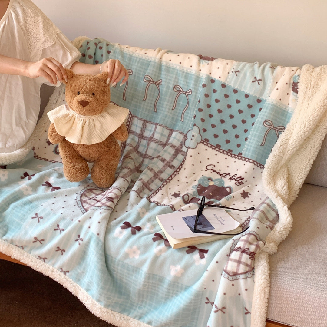 Wendbare Flauschdecke mit Cartoon-Katzenmotiv und Teddyfutter