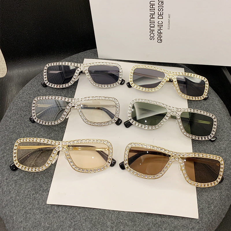 Damen extravagante Cat-Eye Sonnenbrille mit goldenen Akzenten Karnz