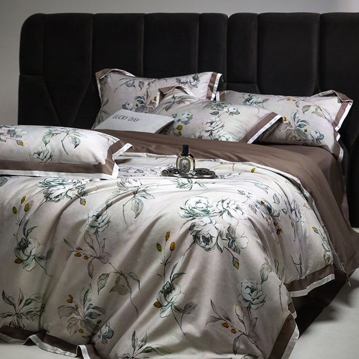 Fein gewebtes Satin-Bettwäsche-Set mit Aquarellblütenprint, Satinkante & Hotelverschluss