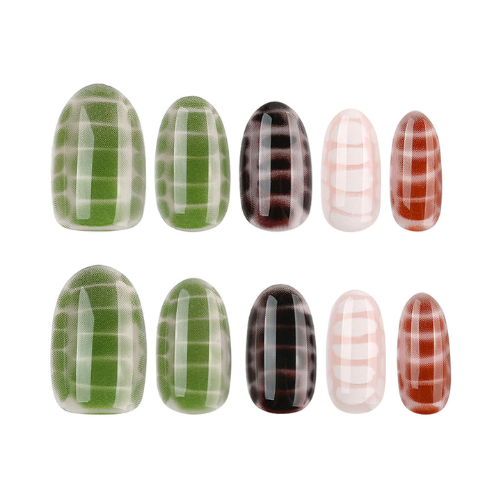 Kunstvolle Nailart mit kreativen Mustern Karnz