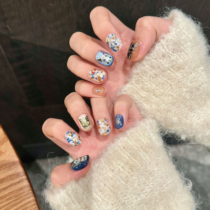 Kunstnagel Set mit Buntem Glitzer und Kreativen Designs Karnz