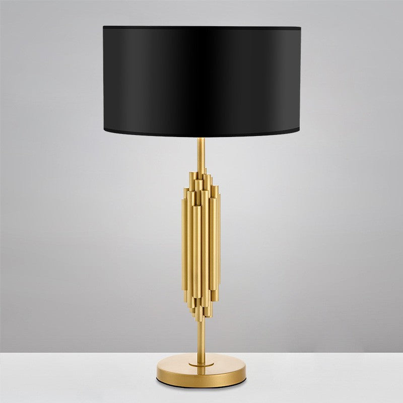 Skulpturale Gold Akzent Tischlampe