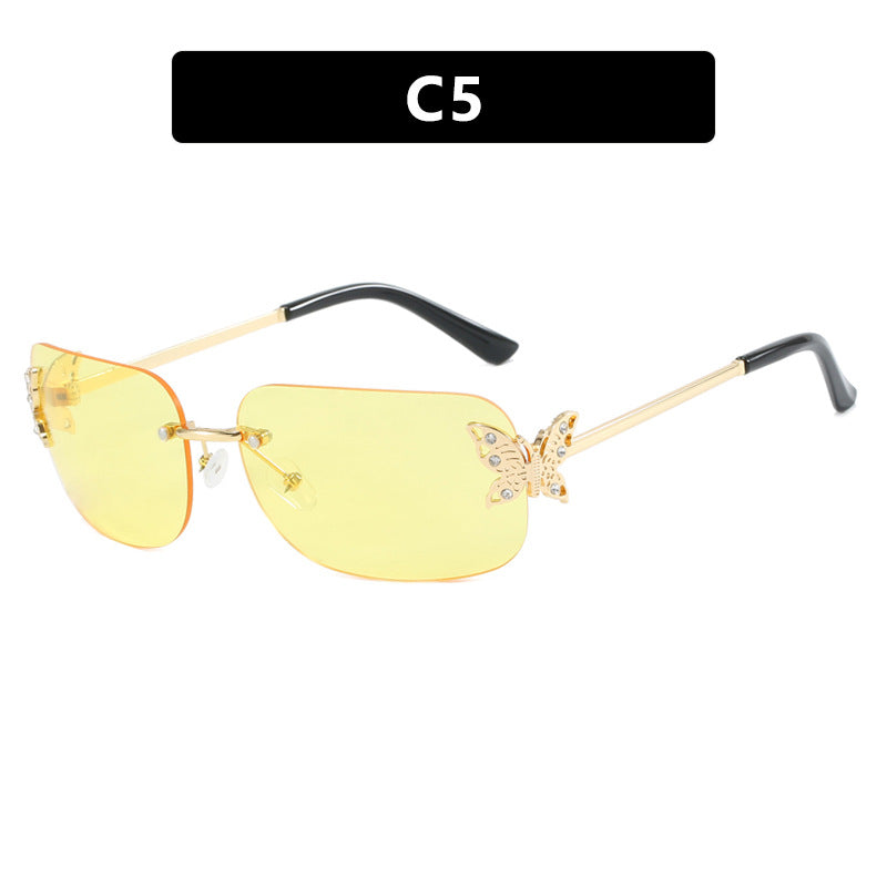 Damen modische Sonnenbrille mit filigranem Schmetterlingsdesign und schützenden Gläsern Karnz