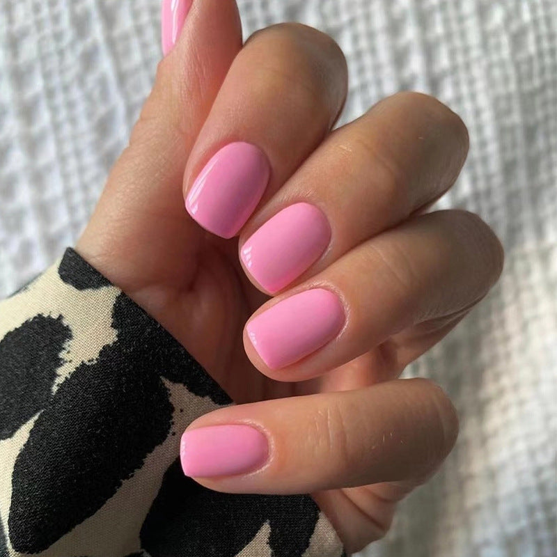 Kreative Nagelkunst mit eleganter Hochglanz-Oberfläche Karnz