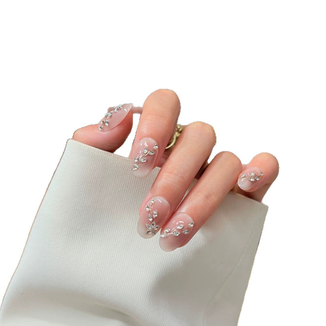 Elegante mit Strass verzierte Press-On Nail Set Karnz