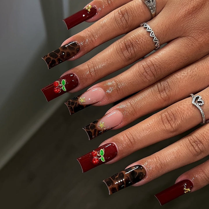 Kreatives Kunstnagelset mit Leoparden- und Weihnachtsmotiven Karnz