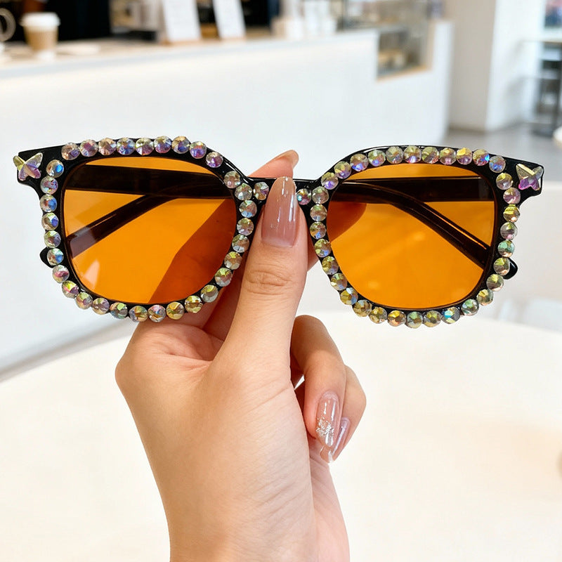 Kristall-verzierte Katzenaugen-Sonnenbrille Karnz