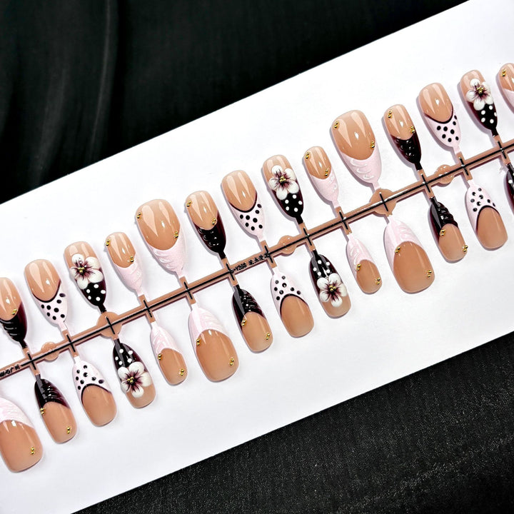 Elegante Polka Dot und Spitzen Press-On Nagel Set