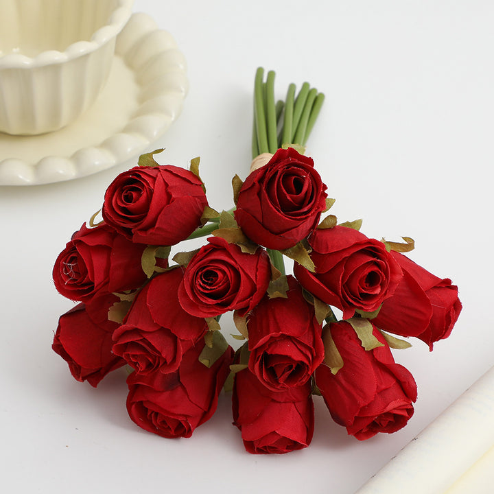 Künstlicher Rosenstrauß mit feinen Details Karnz