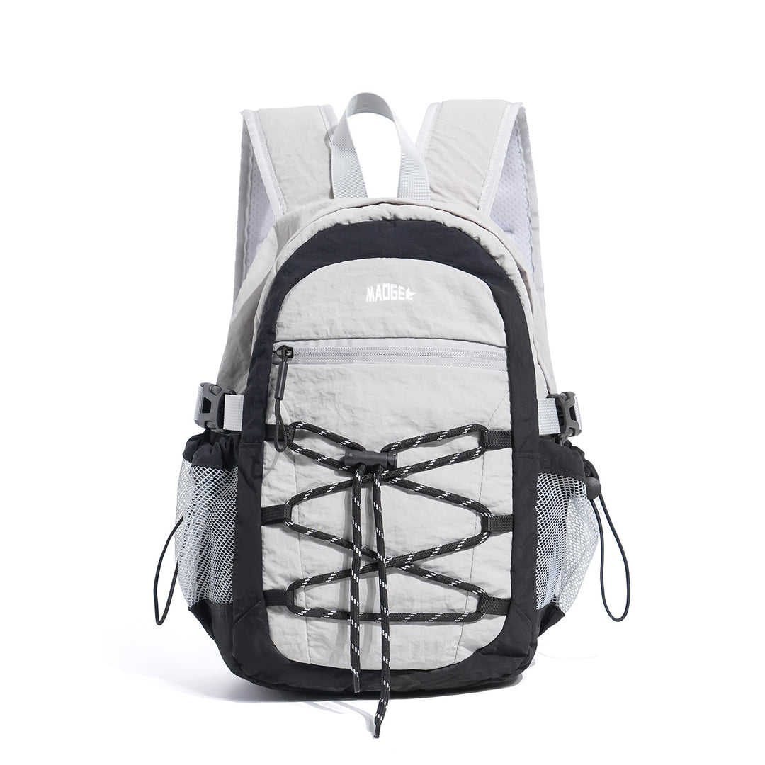 Vielseitiger abenteuerbereiter Rucksack Karnz