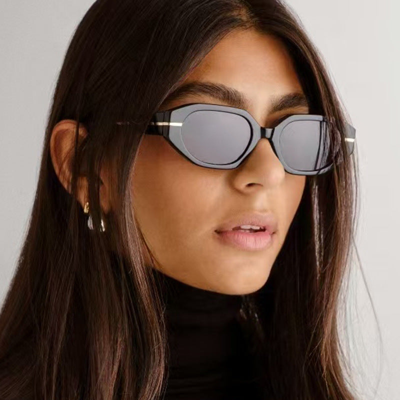 Damen stilvolle geometrische Sonnenbrille mit verspiegelten Gläsern und einzigartigem Rahmen Karnz