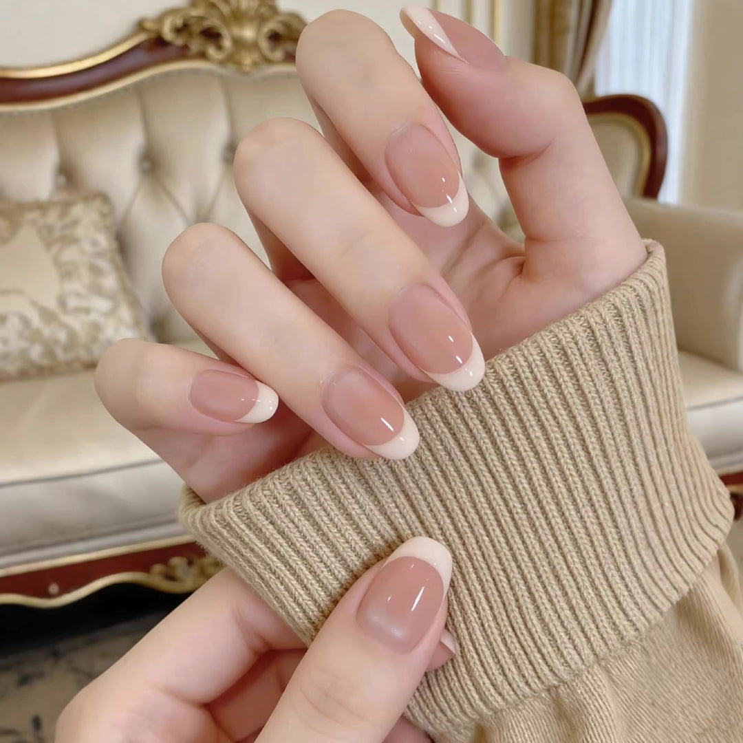 Elegante französische Spitzen-Nagelkunst