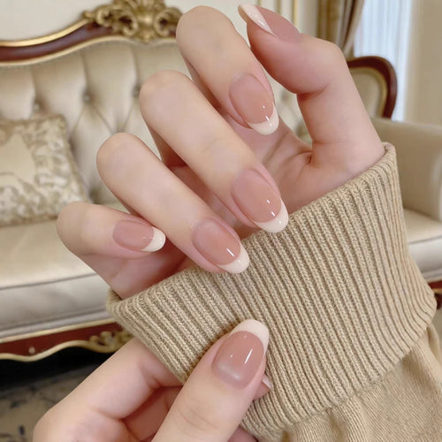 Elegante französische Spitzen-Nagelkunst