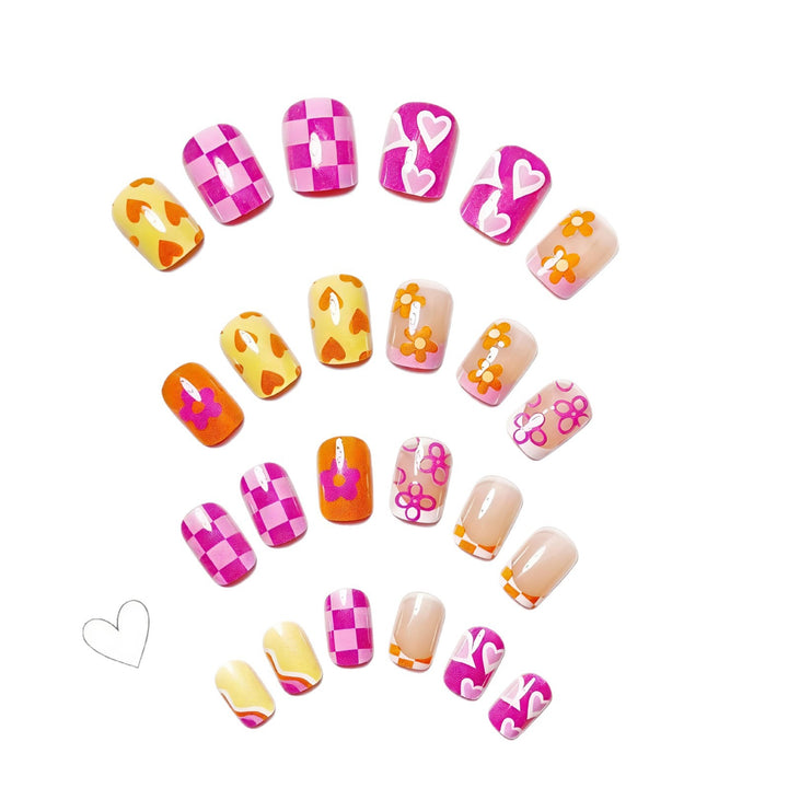 Kreatives Nageldesign Karnz