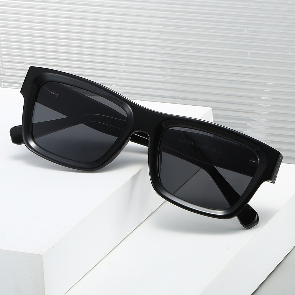 Damen Sonnenbrille im urbanen, kantigen Design mit metallischen Akzenten Karnz