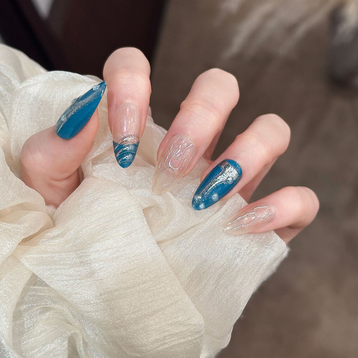 Künstlerische Metallic Press-On Nails