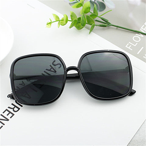 Damen quadratische Designerbrille mit modernem Muster Karnz