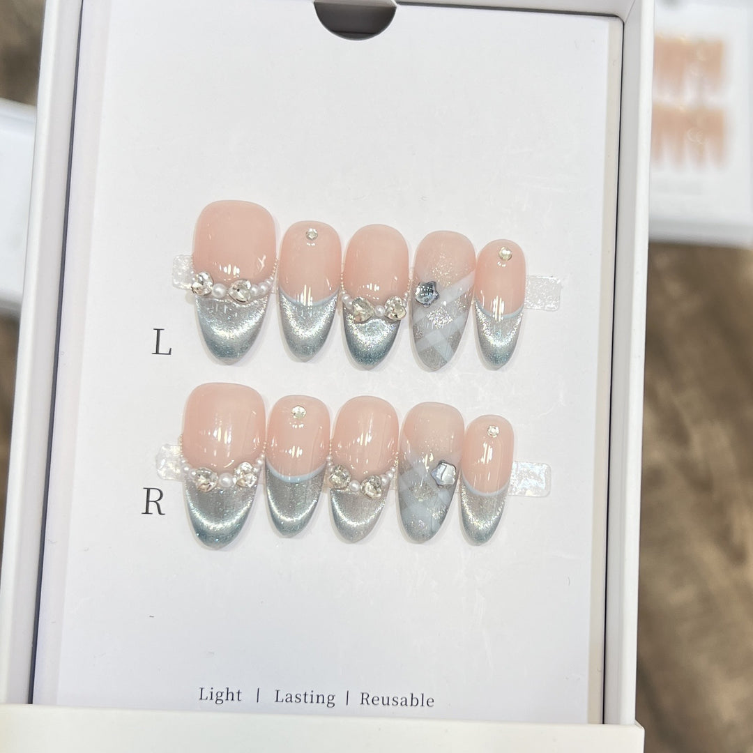 Elegante wiederverwendbare French Tip Press-On Nagelset Karnz