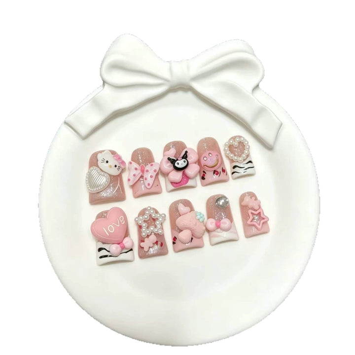 Verspieltes Dekoratives Druck-On-Nagelset