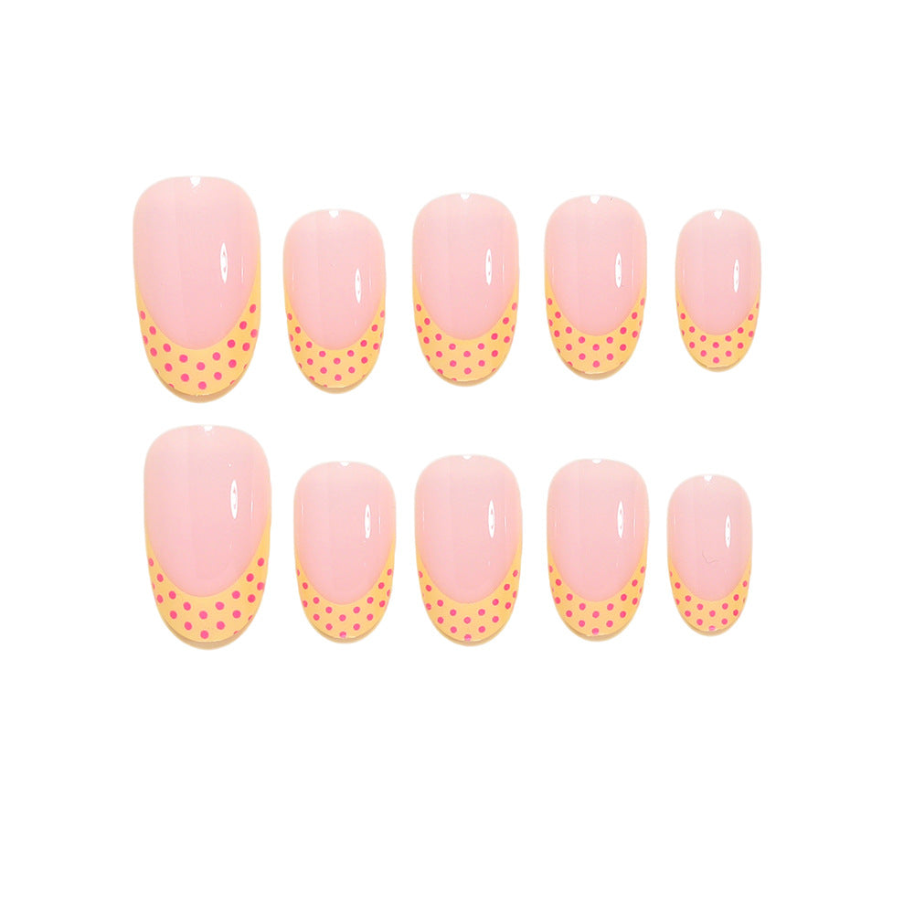 Schickes Pünktchen-Nageldesign Karnz