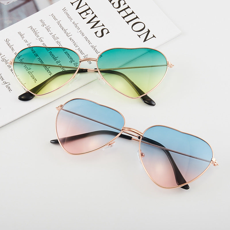 Damen Herzförmige Sonnenbrille mit UV-Schutz und elegantem Rahmen Karnz
