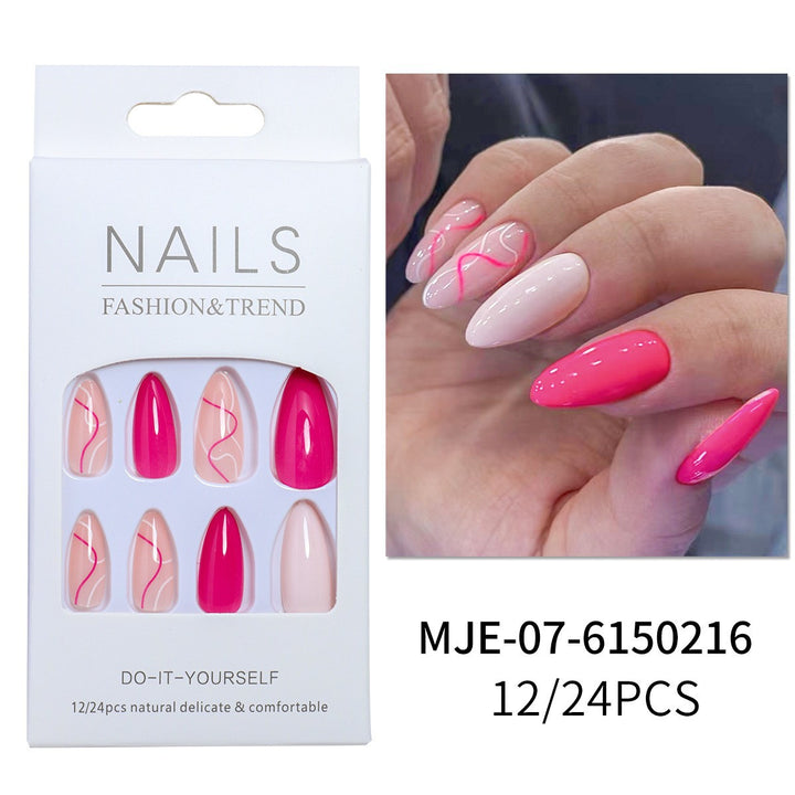 Kreatives Press-On Nageldesign Karnz