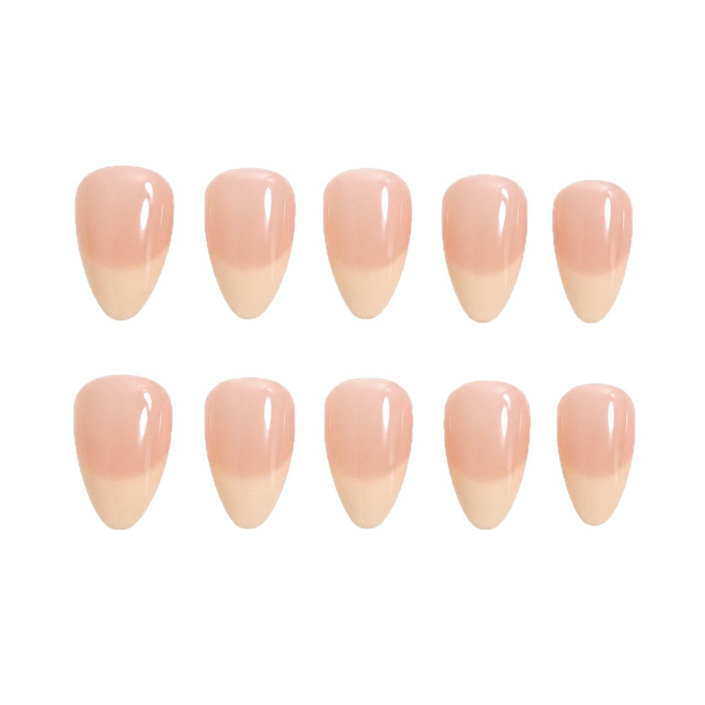 Kunstnägel Im Eleganten French-Tip Design Karnz
