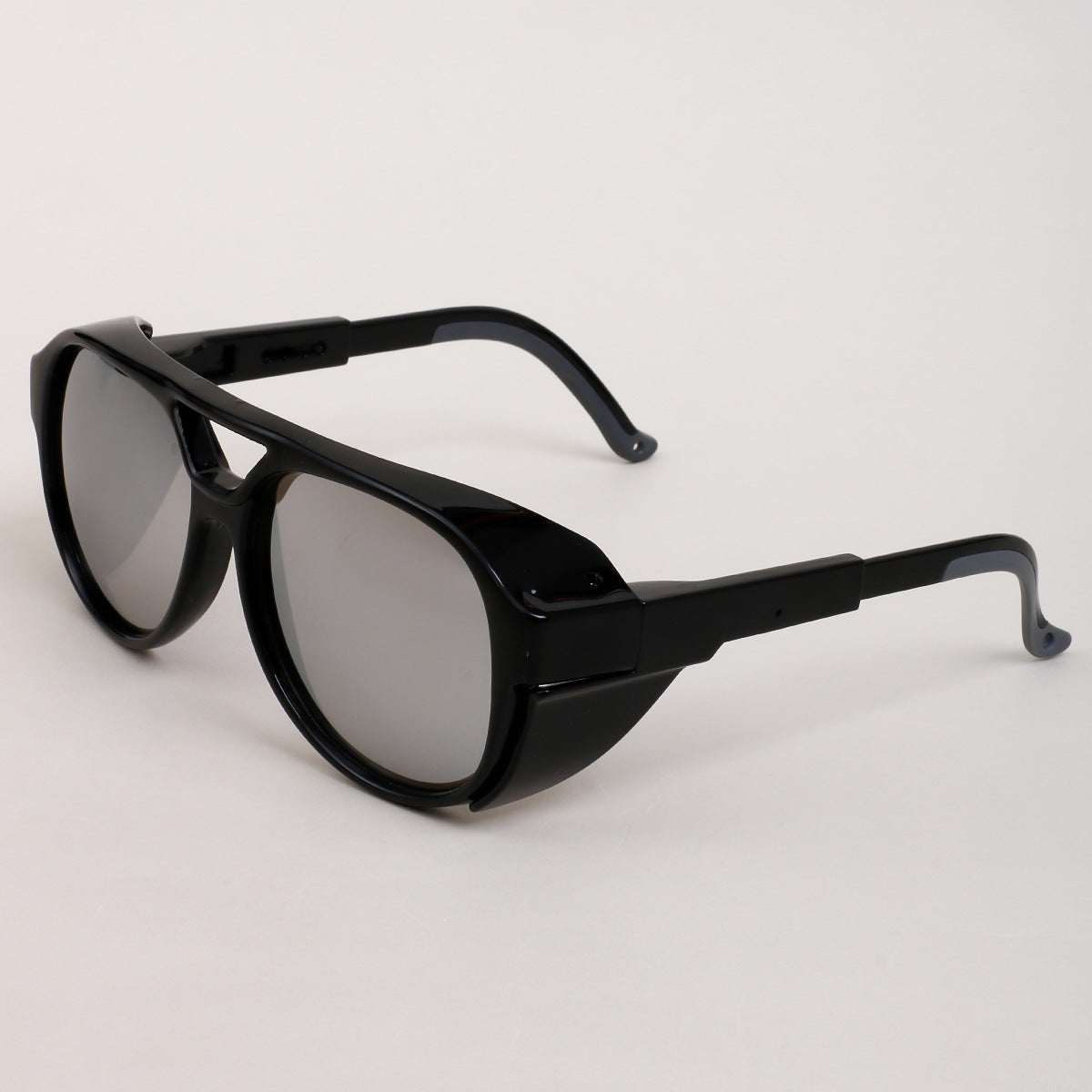 Damen oversized Sonnenbrille im geometrischen Design mit robustem Rahmen und polarisierten Gläsern Karnz