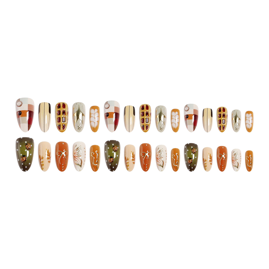 Kreatives Nageldesign Karnz