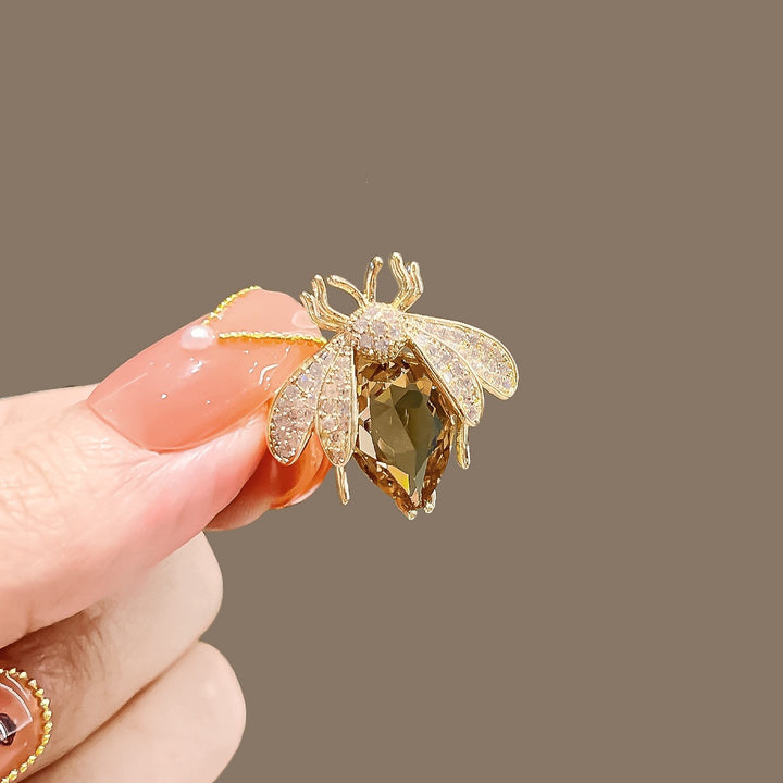 Exklusive Bienenbrosche mit Kristallen Karnz