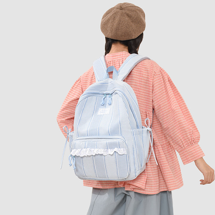 Stylischer gestreifter Rucksack mit Spitzenbesatz Karnz