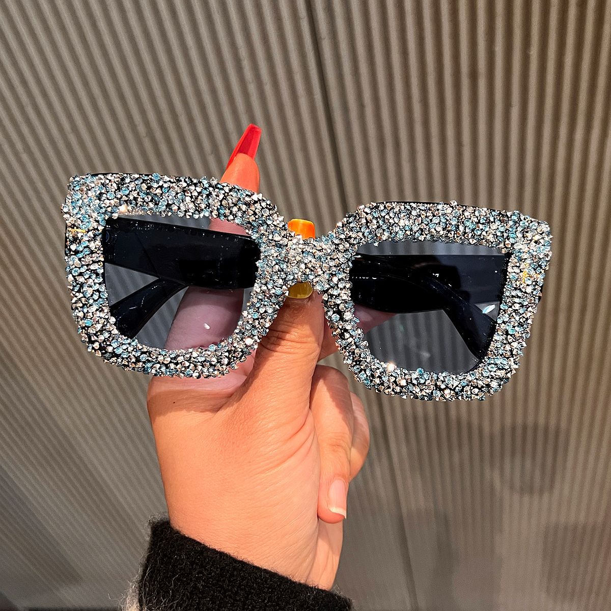 Damen Glamouröse Statement-Sonnenbrille mit funkelndem Strass-Besatz Karnz