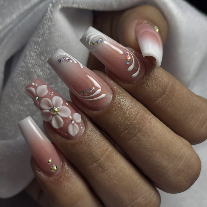 Üppige florale Acryl-Nagelkunstverlängerungen Karnz